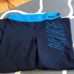 Nike Pro cropped leggings